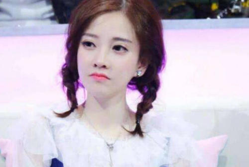 网红主播的真实名字:冯提莫的一般,代古拉K小