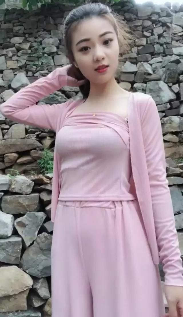 把朝朝暮暮当作天长地久,把缱绻一时当做深爱