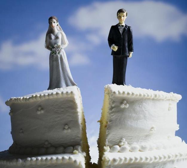 法律小讲堂丨婚内一方出轨致离婚,财产该如何