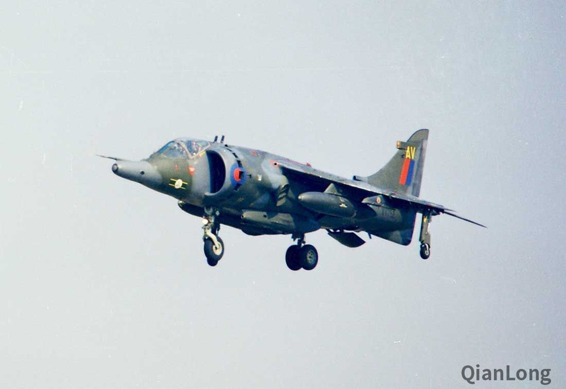 在德国演习的英国猎兔狗垂直起降战斗机 垂直