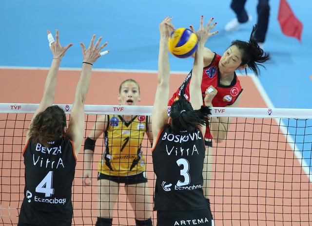 朱婷25分冠全场 土超总决赛第一场银行队3-0横