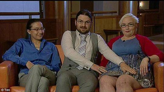 夫妻双方都允许对方找小三 妻子自称这样家庭更和谐