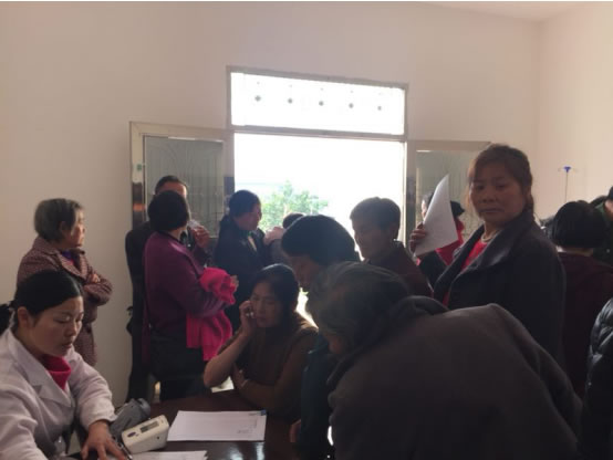 新塘乡卫生院开展 基本公共卫生居民体检活动