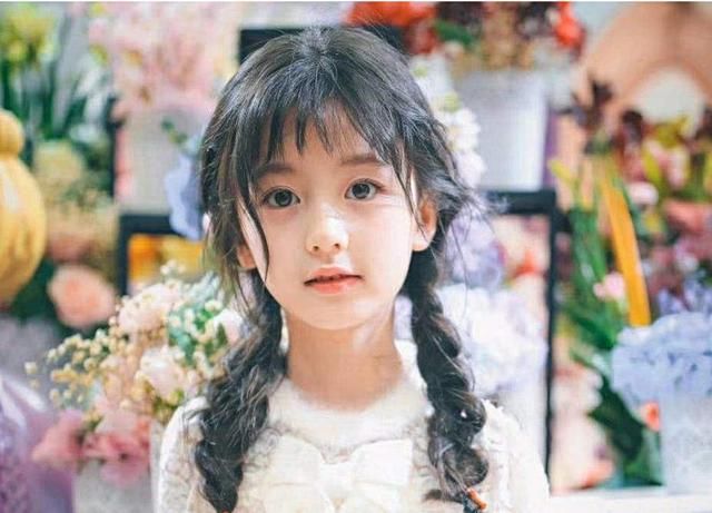 王思聪将要捧年仅八岁抖音红人?网友:她还是个