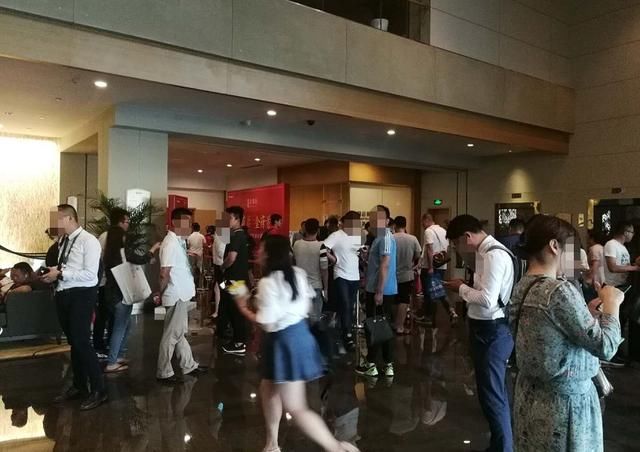 宝华首个2万盘首开516套房全卖光 现场逮住