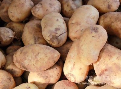 土豆片怎么炒好吃 土豆有这些功效(2)