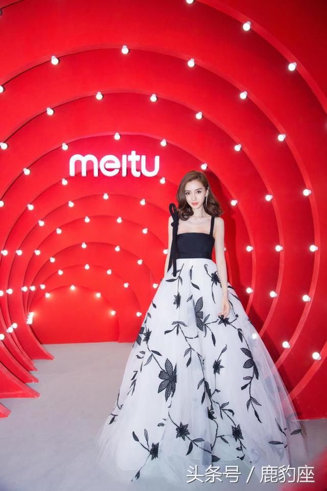 angelababy杨颖自拍似真人版芭比 网友:好看,但是真的别演戏了