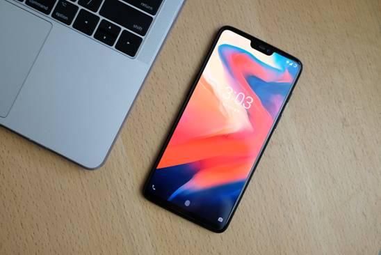 都是国产畅销旗舰手机,一加6和小米8谁会是你