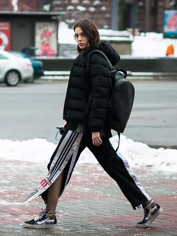 冬季穿阔腿裤想要搭出72变,还得在鞋子上做文