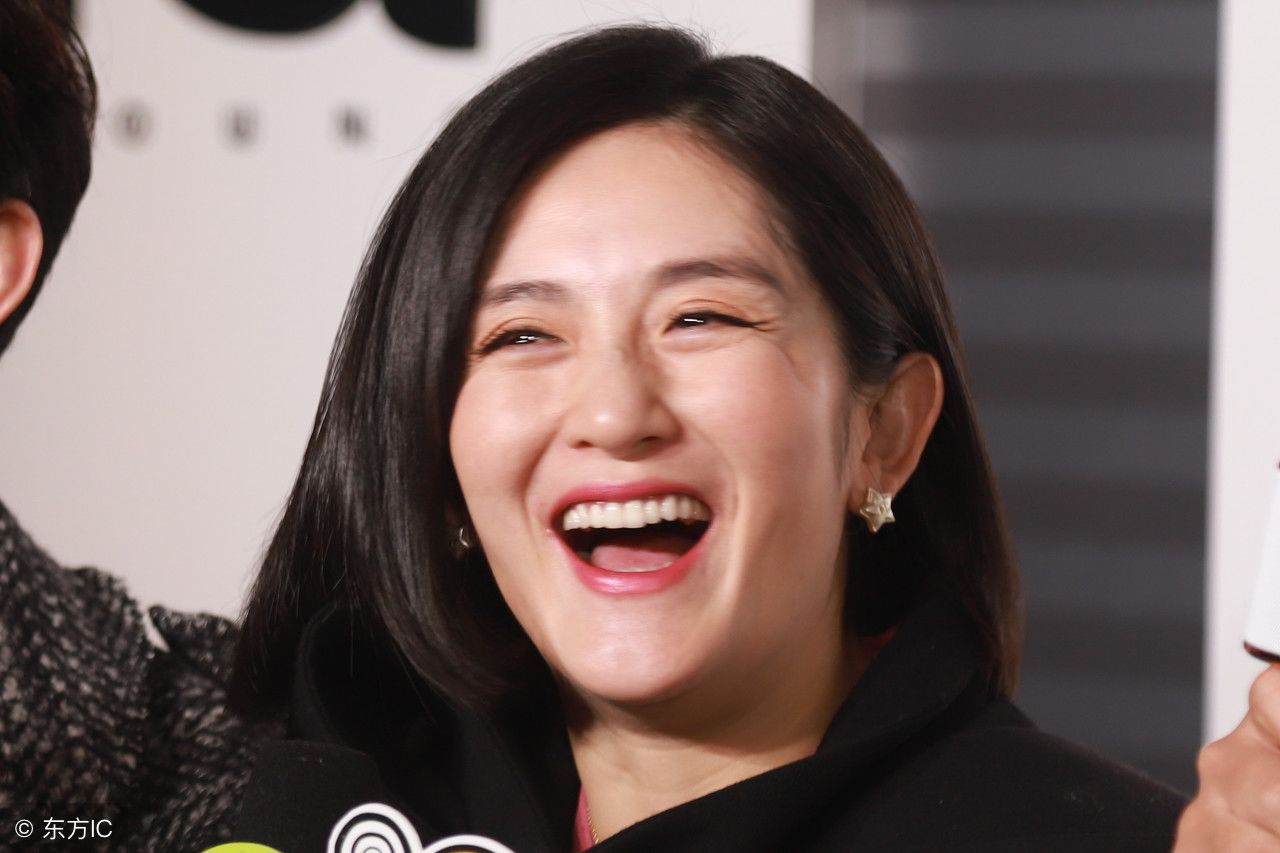 谢娜入院,网友评论分为两派,你支持哪一派?