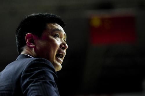 执教同一支CBA球队19年?阿的江都服他 春哥