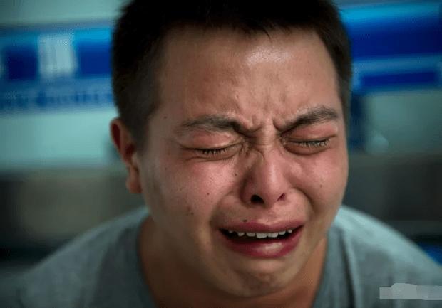 26岁小伙确诊胃癌,不到半年痛苦离世,悔哭不该嘴馋总吃这毒物