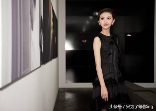 网传景甜父亲是景勇,母亲则是魏晓娟.