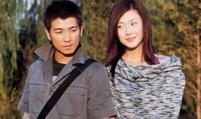 《十八岁的天空》保剑锋一家近照，事业不温不火，妻子温婉有气质