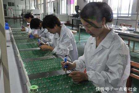 为什么工厂老板宁愿给中介1000块招人, 也不给