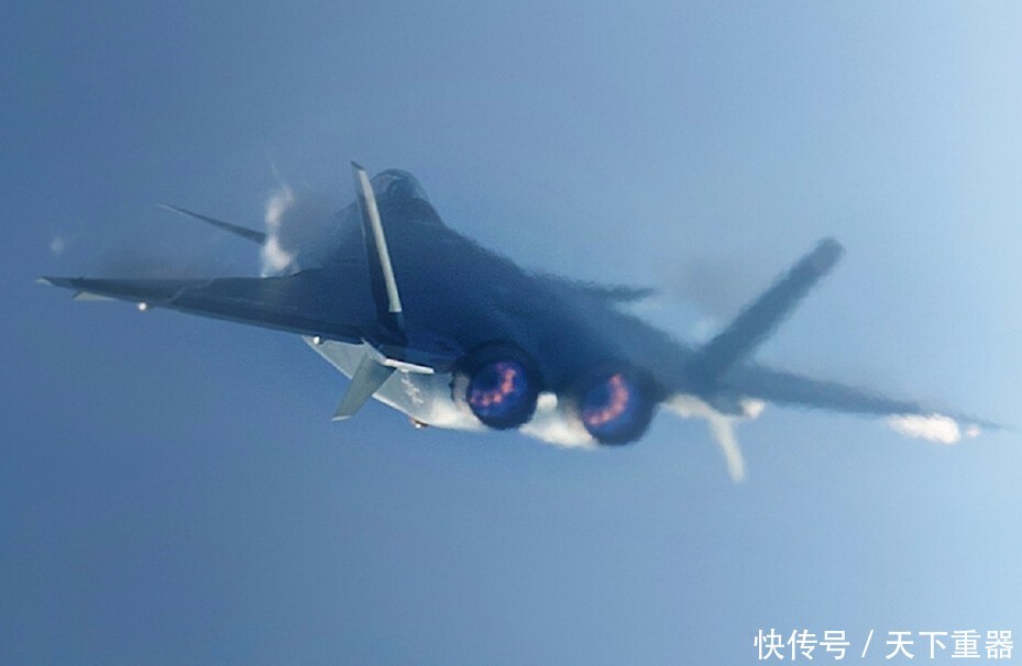 歼20时速破3000公里!比F22飞的还快,专家:完全