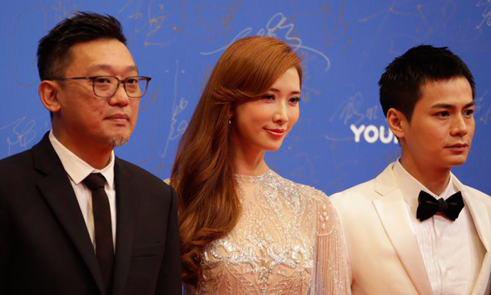 《西游记之女儿国》剧组，林志玲一袭白裙让人眼前一亮。