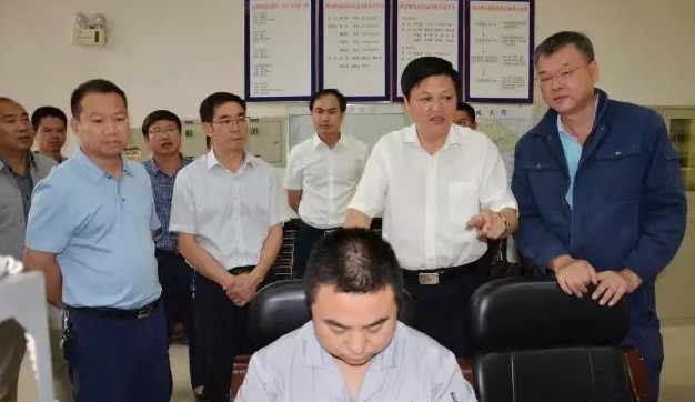 邵阳市委常委、市委秘书长李万千深入新邵县检