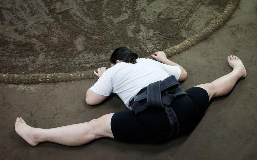 实拍日本女子相扑 看女汉子是如何炼成的