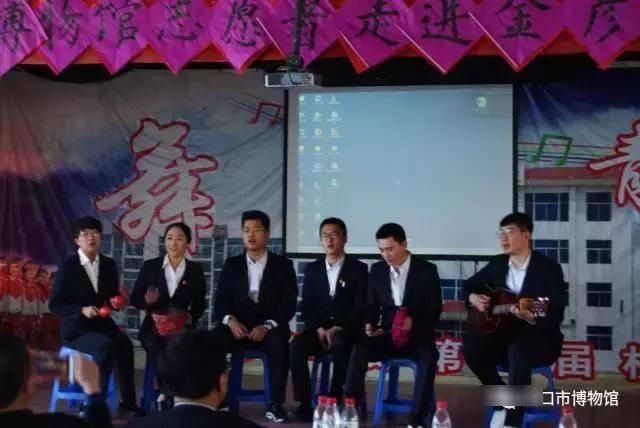 营口市博物馆青年志愿者 五·四走进老边区金