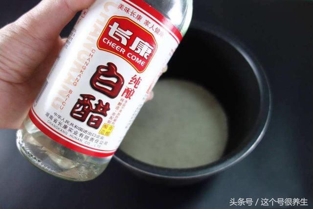 牙膏加上它洗脸7天,46岁大妈皮肤白啦,脸蛋嫩