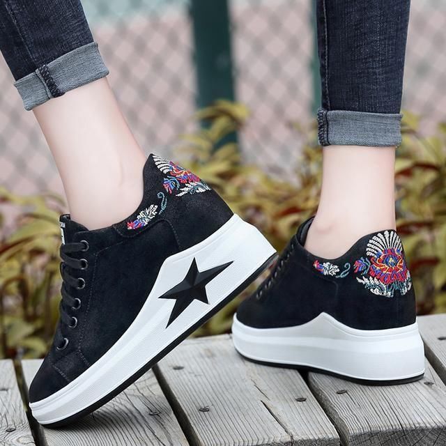 40岁女人别穿凉鞋了,今年的换季单鞋太漂亮了