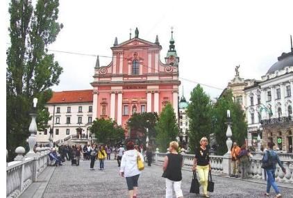 南斯拉夫混的最好国家,人均收入是主体国家4倍