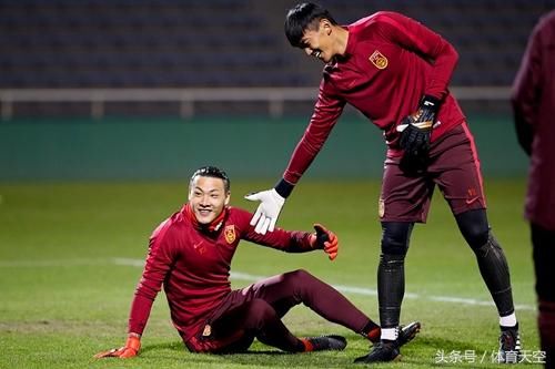 国足今天有重要比赛,一起支持国足抗韩!