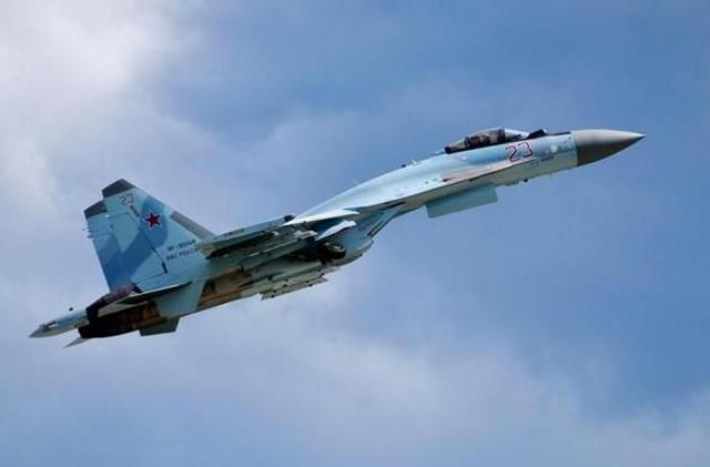 解放军歼10B对抗苏35惨遭败北 质疑引进苏35