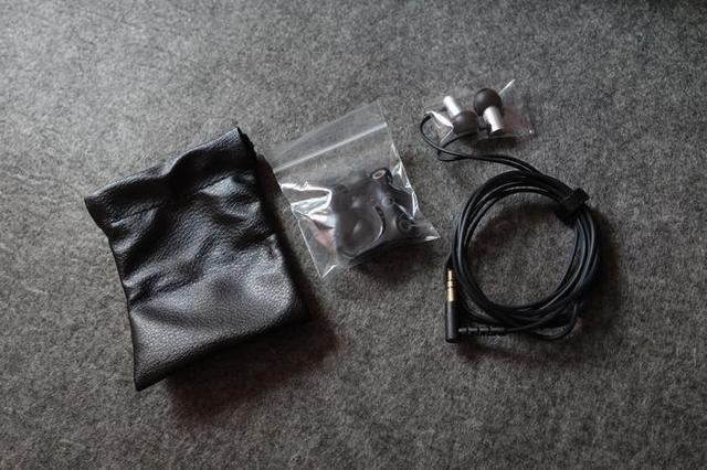 非坚果R1广告 小众耳机体验 日本FINAL E200