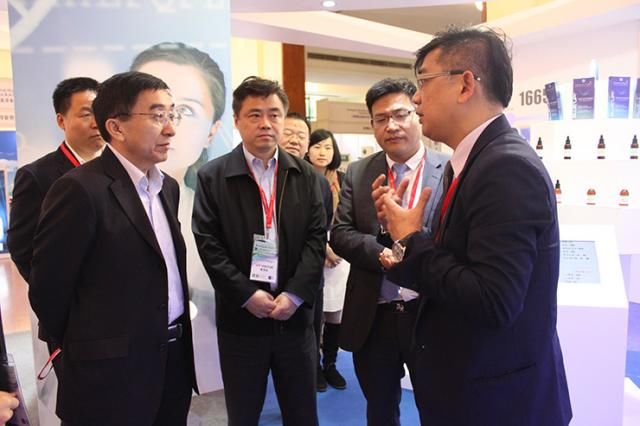 第八届中国国际医疗旅游展上海开幕:多国名医