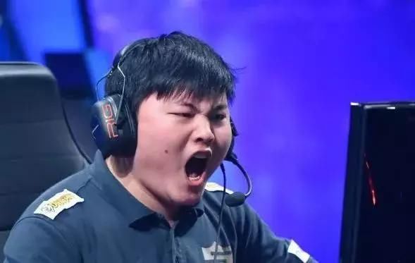 Uzi和蔡徐坤一起上天天向上,凭什么?