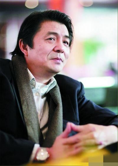 男排男神被封世界第一副攻手,下海经商,自掏腰