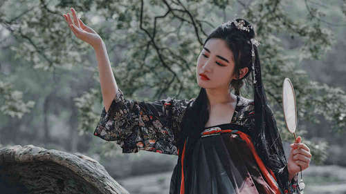 看起来傻乎乎,其实最机灵的4大星座女,容易让