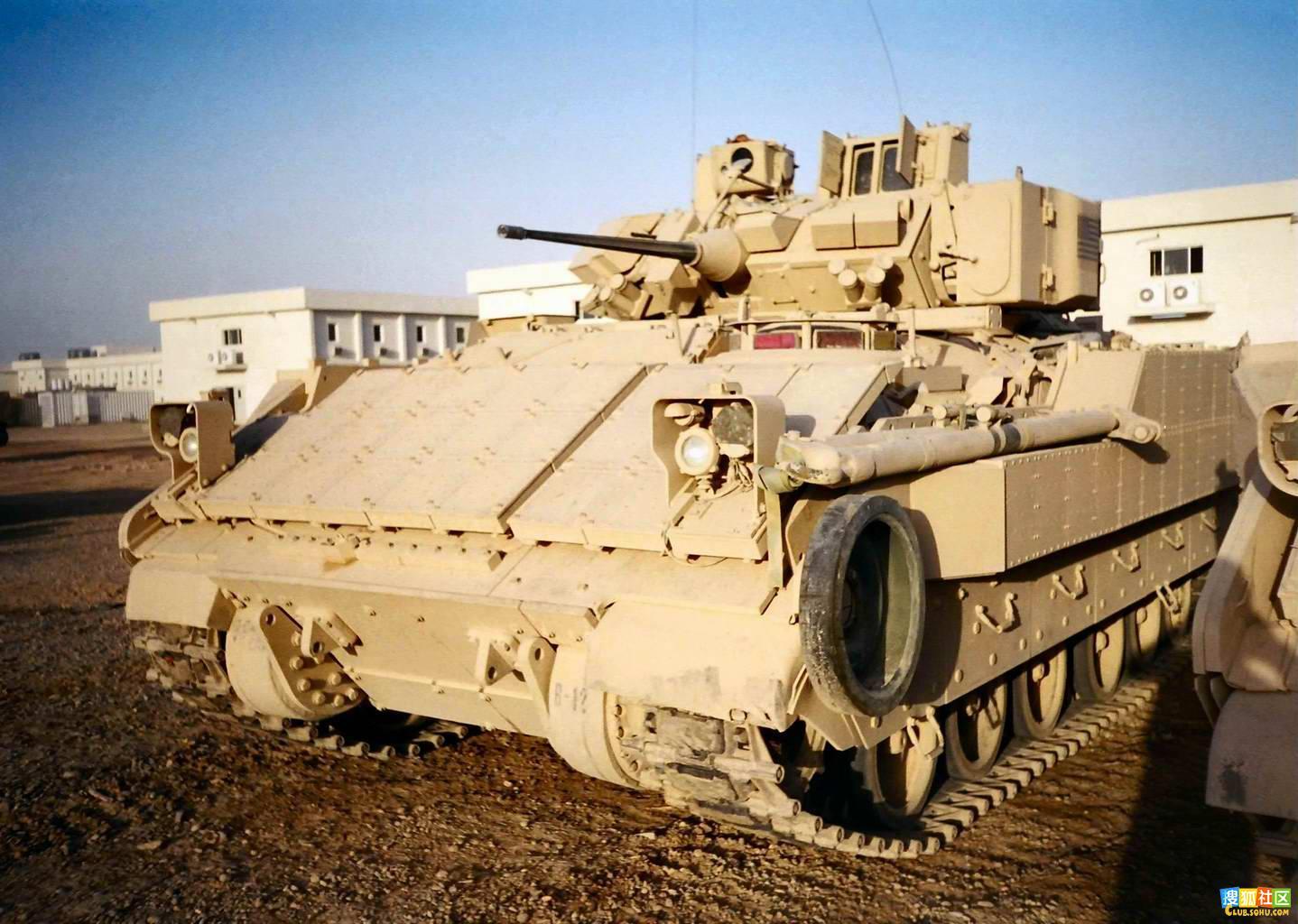 M113系列是西方国家使用最广泛的履带式装甲车，有近50个国家和地区装备使用，生产和特许生产的车辆总数超过75000辆。装备1000辆以上的有美国（24000辆）、以色列（6500辆）、联邦德国（3800辆）、意大利（3500辆）、土耳其（2000辆）、瑞典（1475辆）、沙特（1260辆）和约旦（1220辆）等8个国家。作为美国陆军制式装备，该系列车主要用于协同M60A3坦克作战，但不具备与M1坦克协同作战的机动性和战斗力。