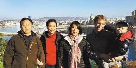 个子太矮被国家队踢出,工资600想退役,入法籍