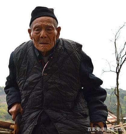 八岁孩子上课总睡觉,老师愤怒,得知真相后后悔