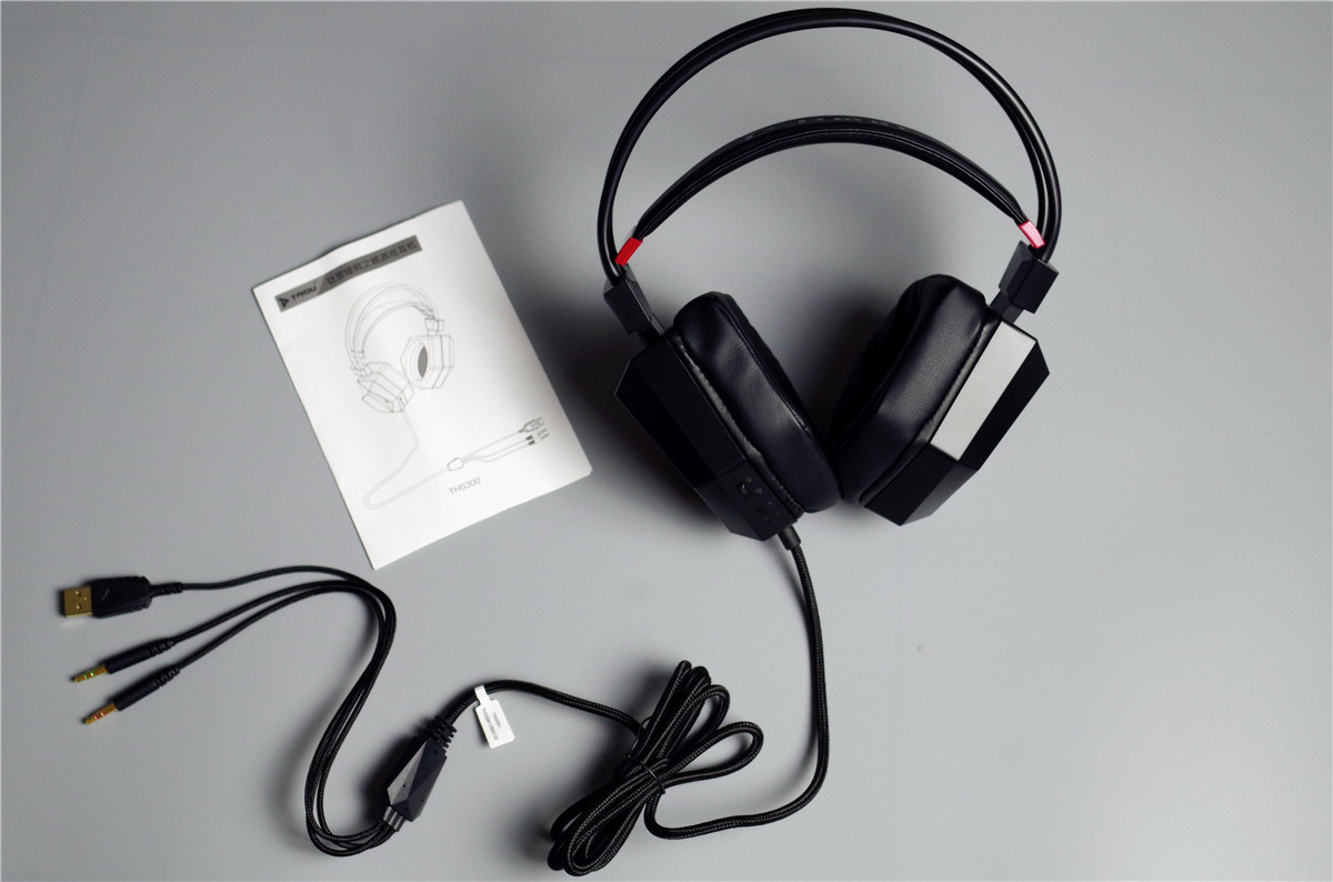 硬汉外形+酷炫灯效仅售百元,人皇专为吃鸡打造