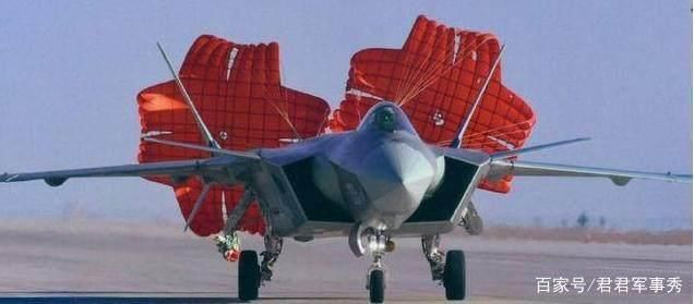 超20架歼20战斗机服役,中国空军显露实力,专家