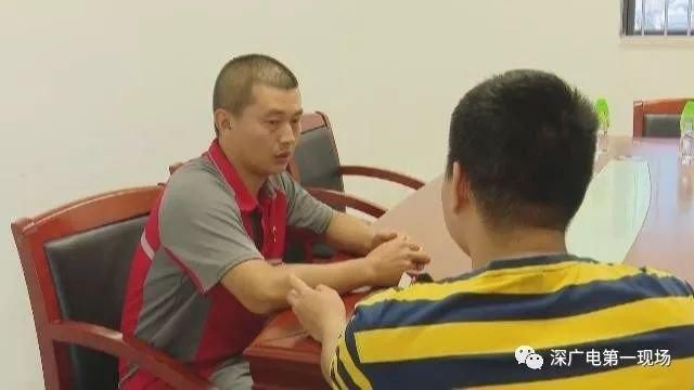 京东快递小哥哭诉工资被扣新进展:老板刘强东