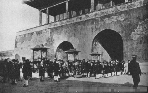 揭秘：末代皇帝溥仪“大婚”