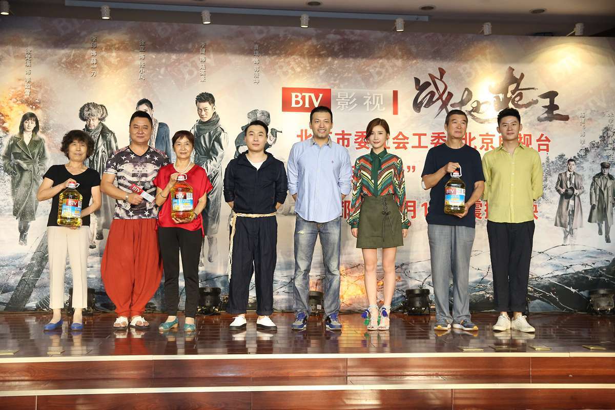 图集:李健曹瑞轮流“当肉盾” 图集:李健曹瑞轮流“当肉盾”