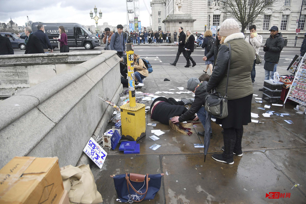 英议会大厦外发生恐袭 多人倒在血泊中(图)