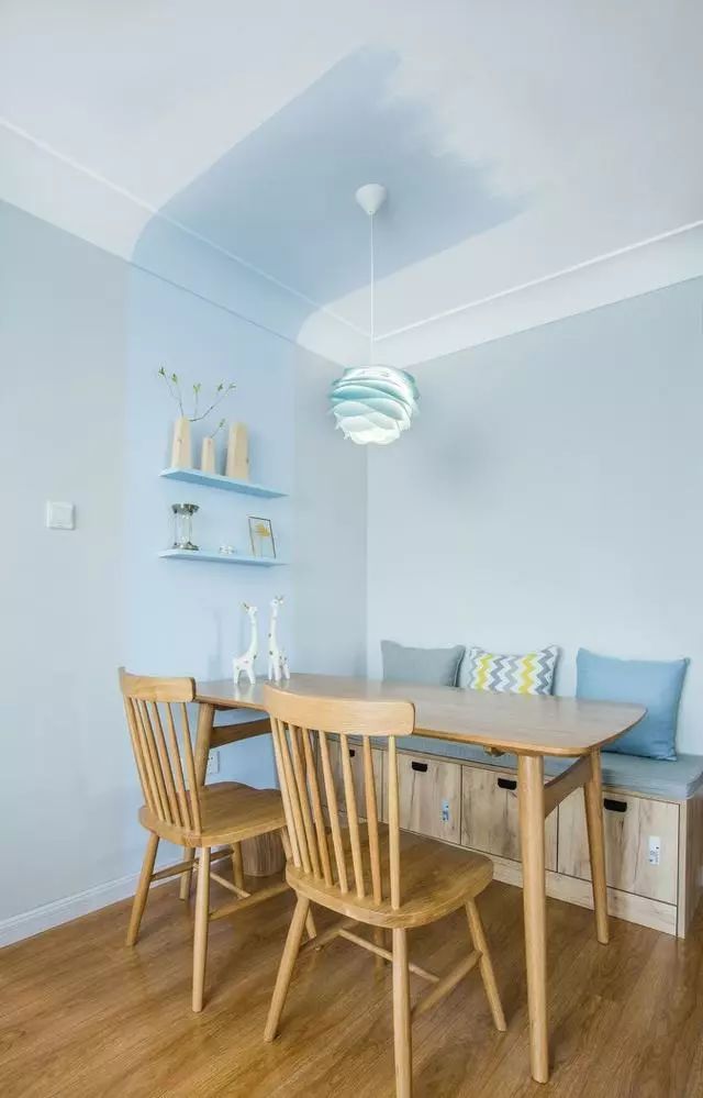 头一次见墙面这样刷漆的,70平小户型装修出来