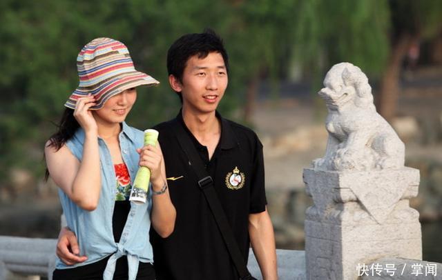 女方结婚要要十八万彩礼钱, 吃饭席中我结账走