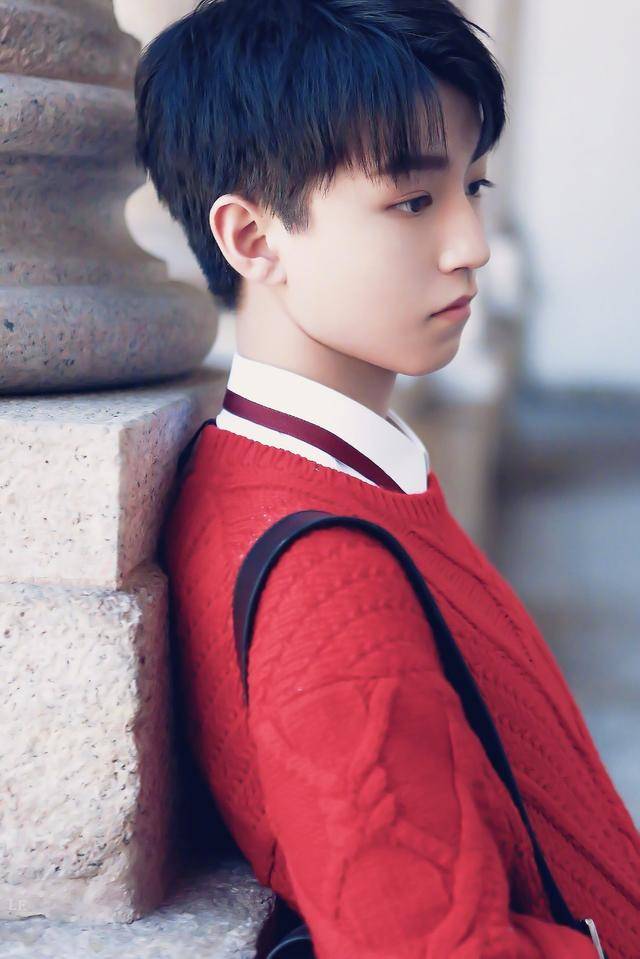 TFBOYS比心:王俊凯的像桃子,王源的像西瓜 TFBOYS比心:王俊凯的像桃子,王源的像西瓜