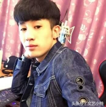 快手最赚钱的几位吸金主播,一小时净赚20万!