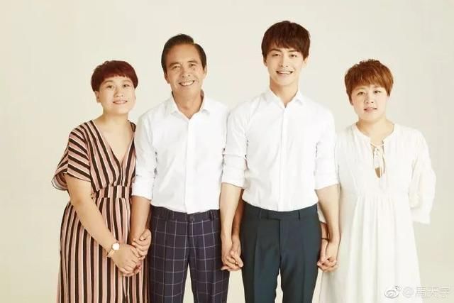 马天宇爸爸突然去世,他的一句悼念词却被众人