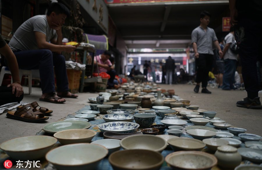探访景德镇"鬼市" 周一凌晨3时开市天亮即散