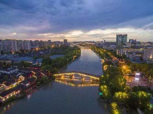 杭州哪个区最富?最新 GDP 排名没想到第一名